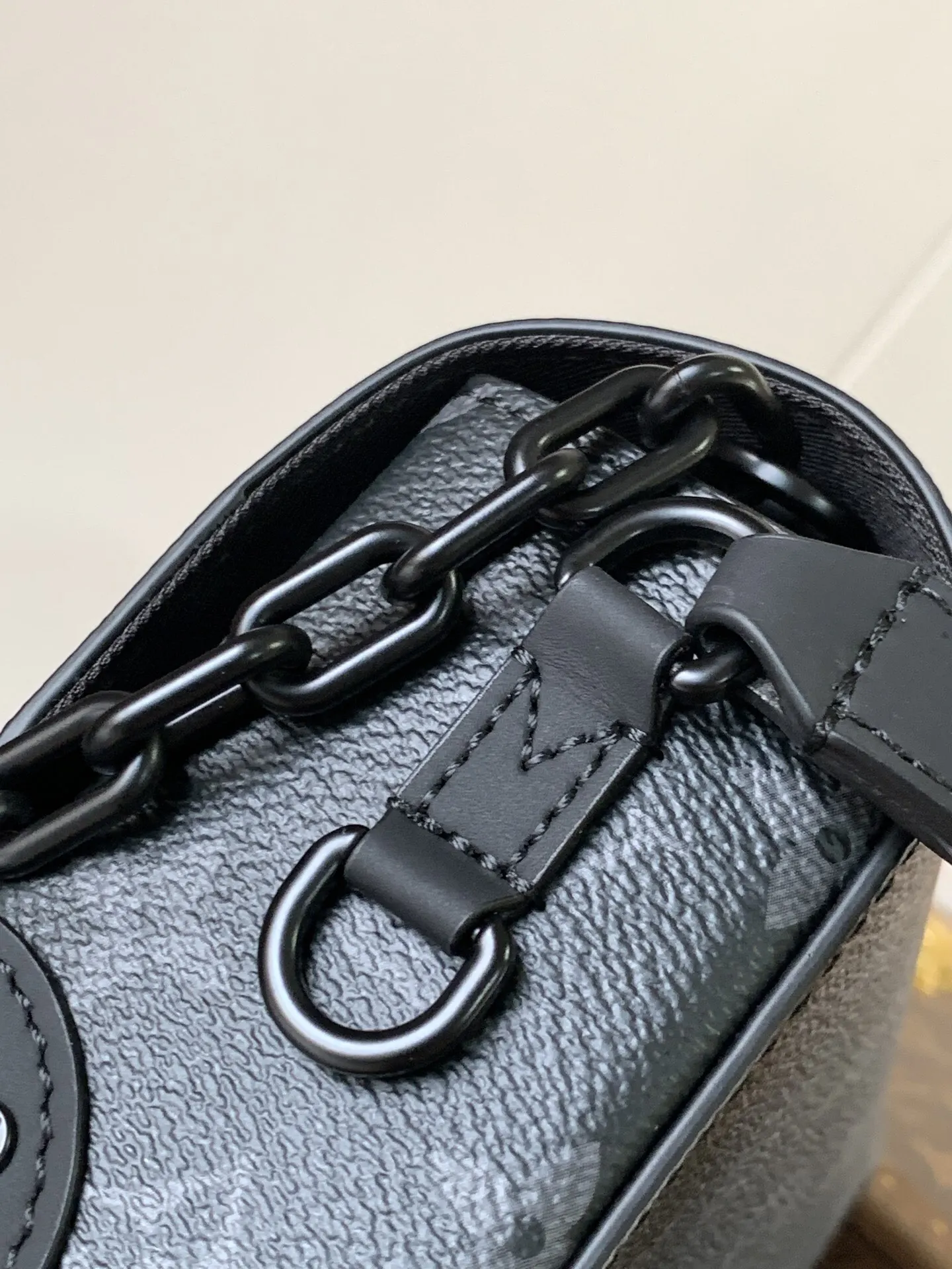 Louis Vuitton Chain Bag Leather