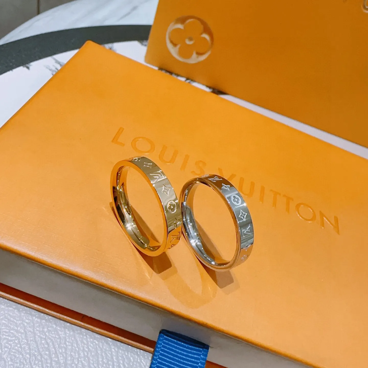 Louis Vuitton Fashion Item