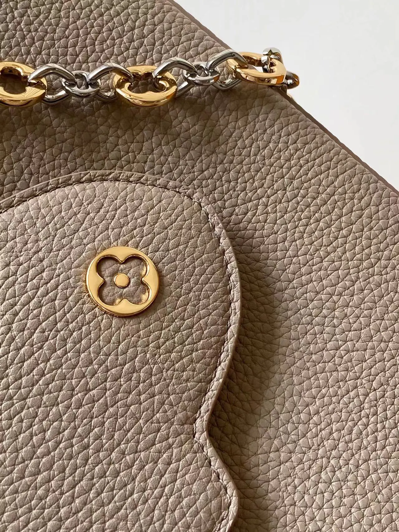 LV Capucines 黑色 米白 牛皮 链条包 精致链条款