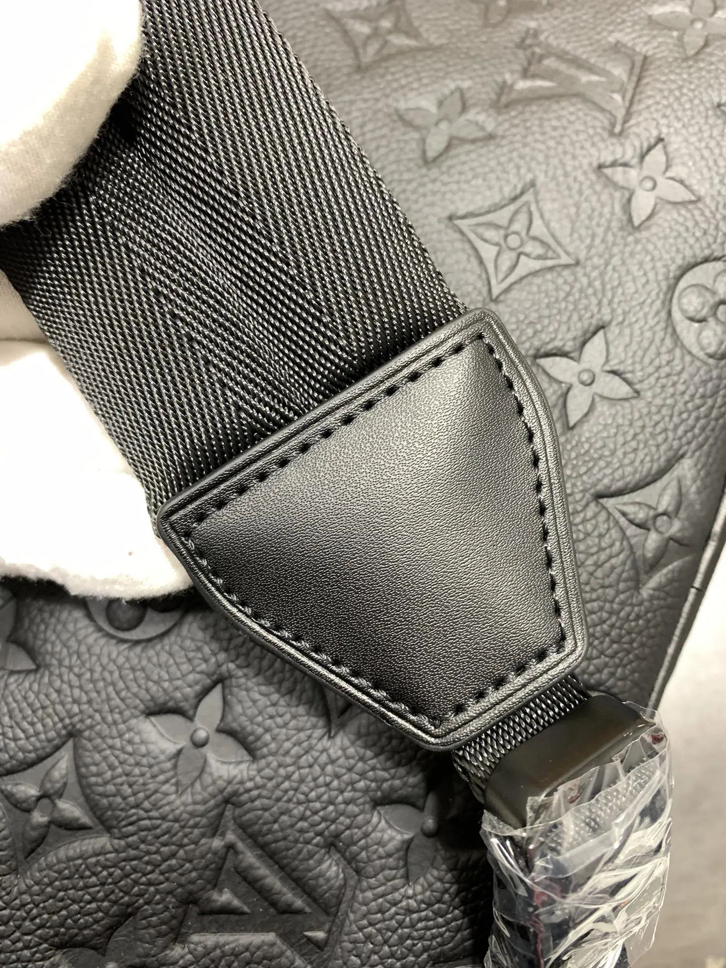 黑色 牛皮 黑色 双肩包 实用双肩款
