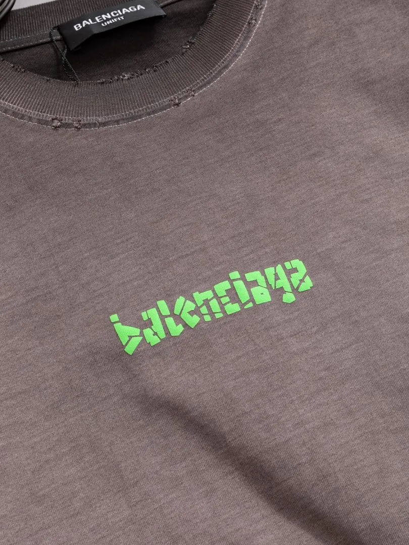 Balenciaga 灰色 Logo 短袖T恤(數字8) Balenciaga 灰色 Logo 短袖T恤(數字8)