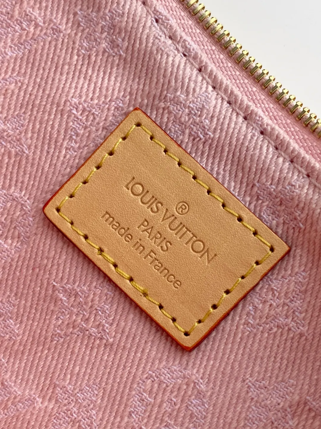 Louis Vuitton Pink Gold Chain Bag Leather