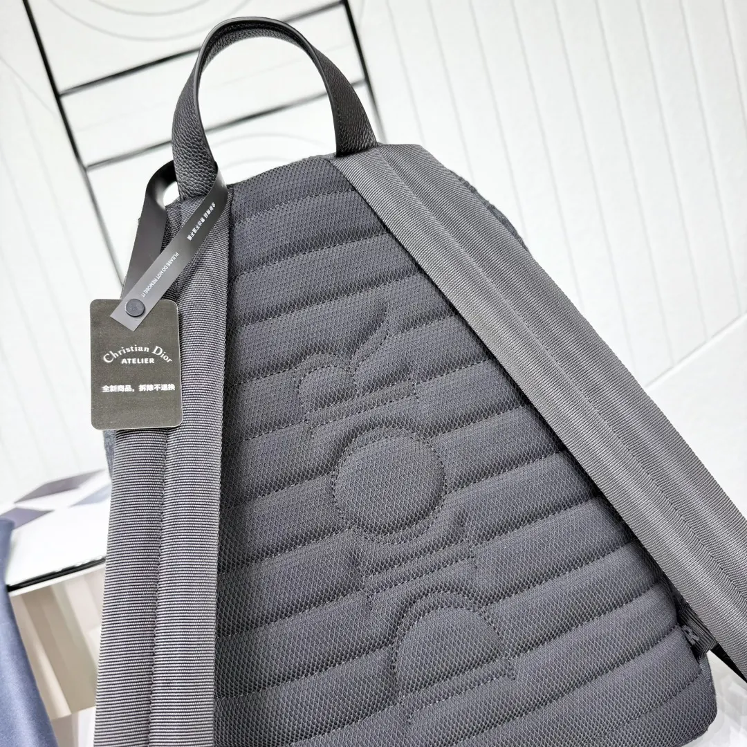 Dior 黑色 牛皮 市场 打版 保证进口头层牛皮 拒绝 雙肩包 实用雙肩款