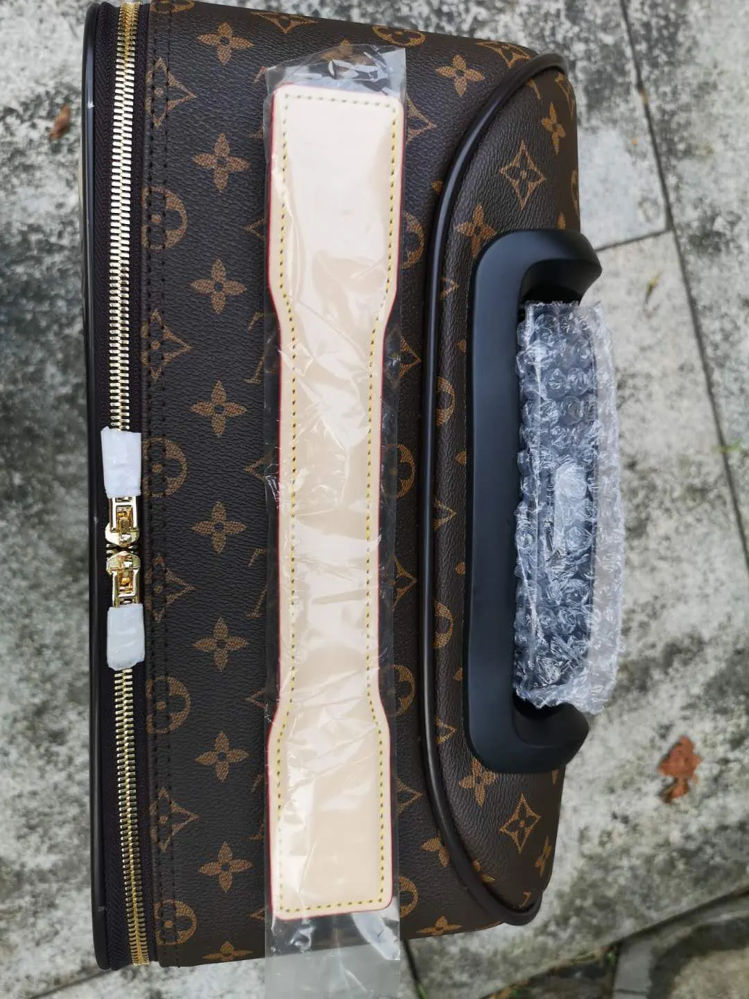 Louis Vuitton Suitcase Travel Lightweight