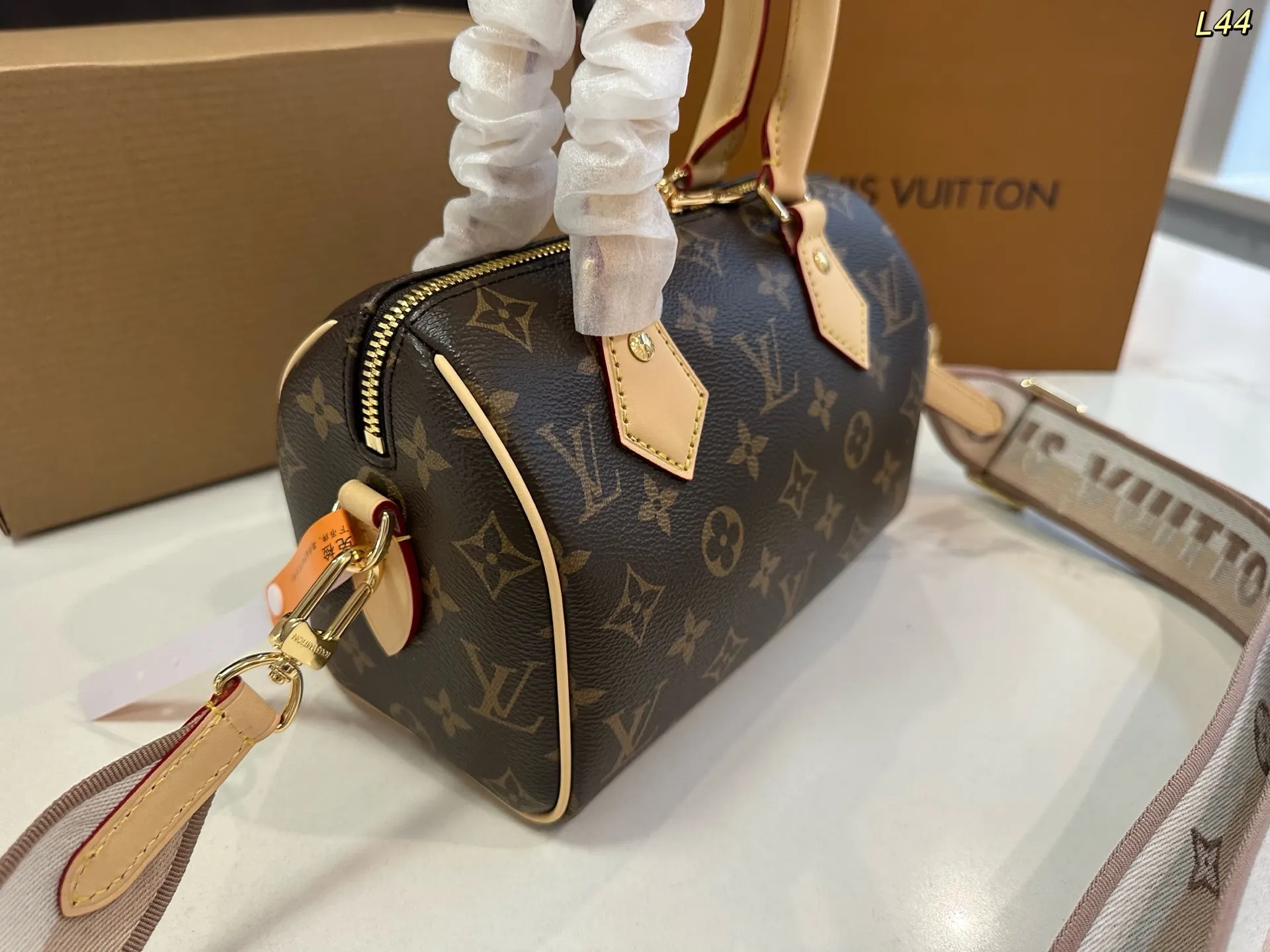 LV Speedy 老花 金色 牛皮 斜背包 輕便斜挎款