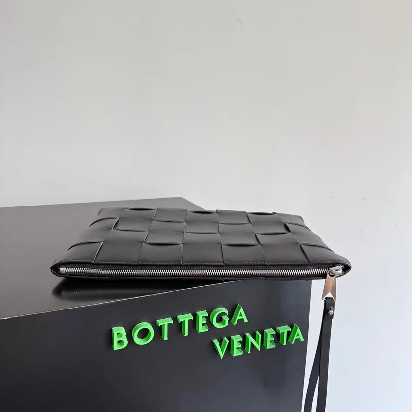 Bottega Veneta 小牛皮 手拿包 精致手拿款