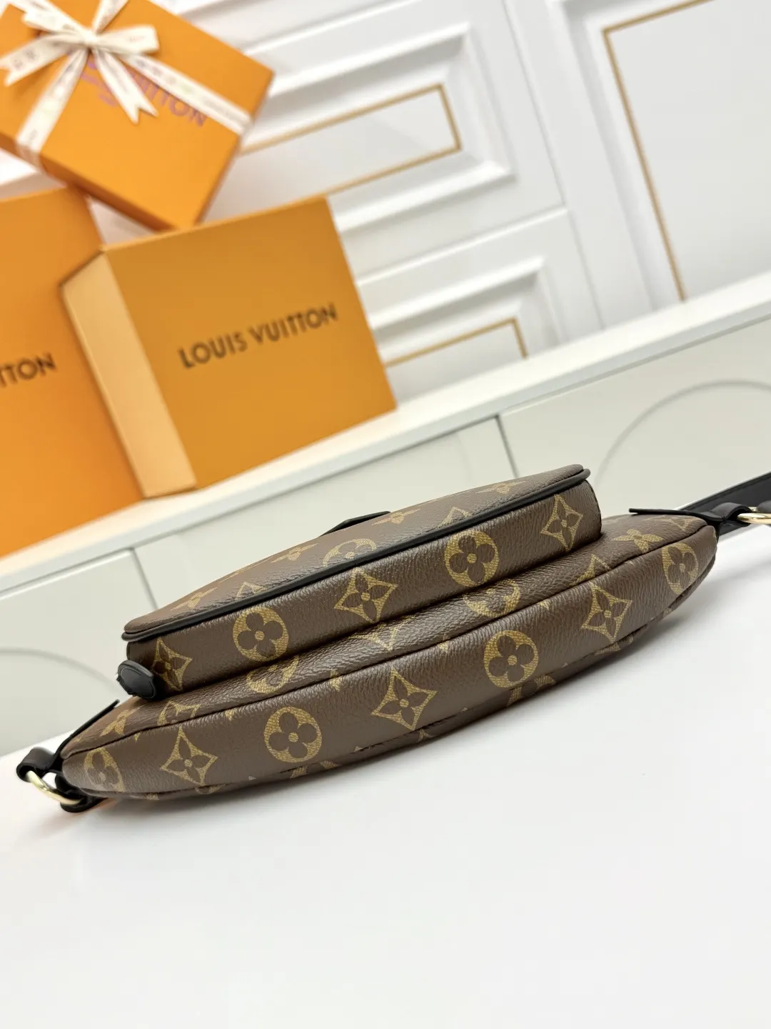 LV 老花 牛皮 腰包 休閒腰包款