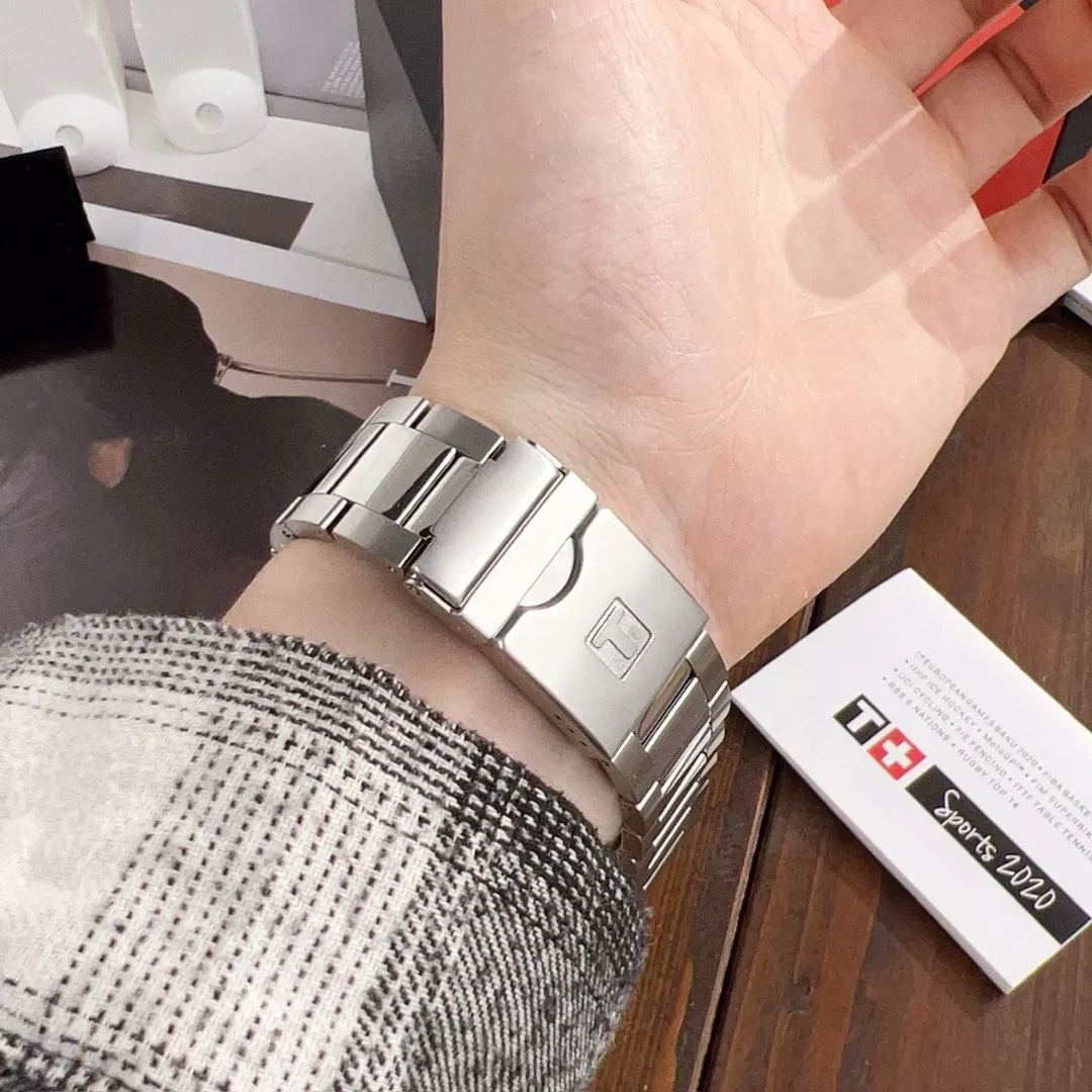 Watch Classic Image 9 Watch Classic Image 9