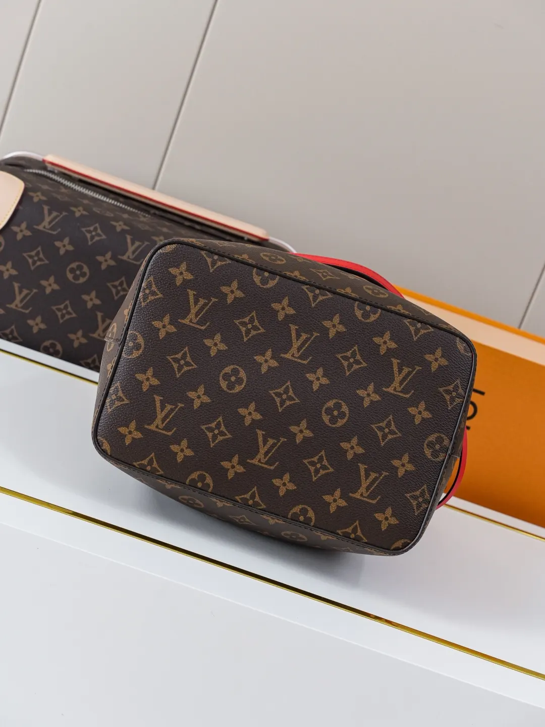 LV 老花 牛皮 收纳包 旅行收纳款