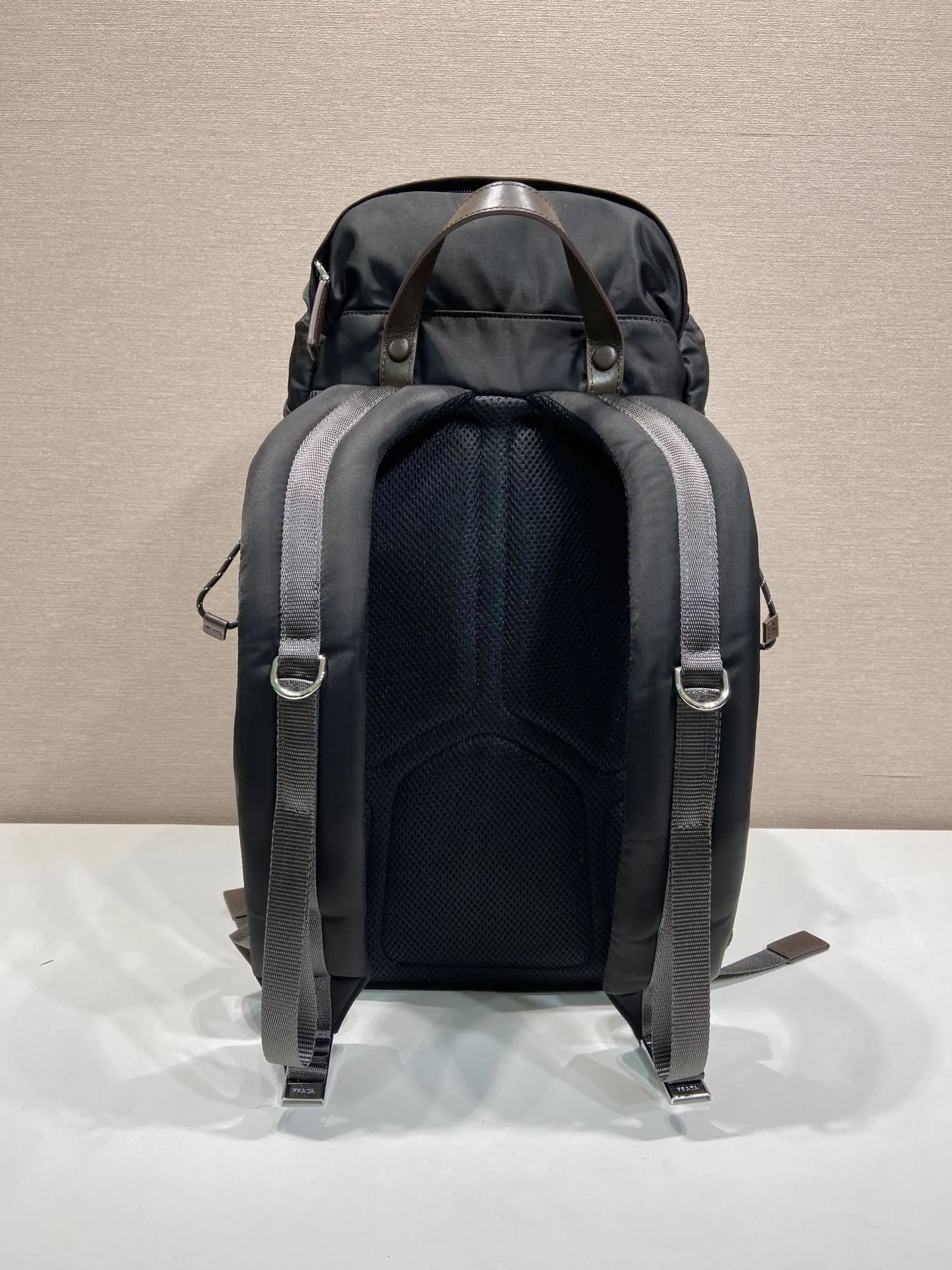 皮革 背包 登山包 灵感源自徒步旅行风格 雙肩包 实用雙肩款