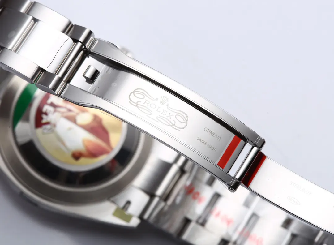 Watch Classic Image 9 Watch Classic Image 9