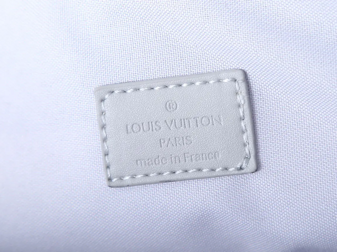 LV 皮革 手拿包 精致手拿款(數字9) LV 皮革 手拿包 精致手拿款(數字9)