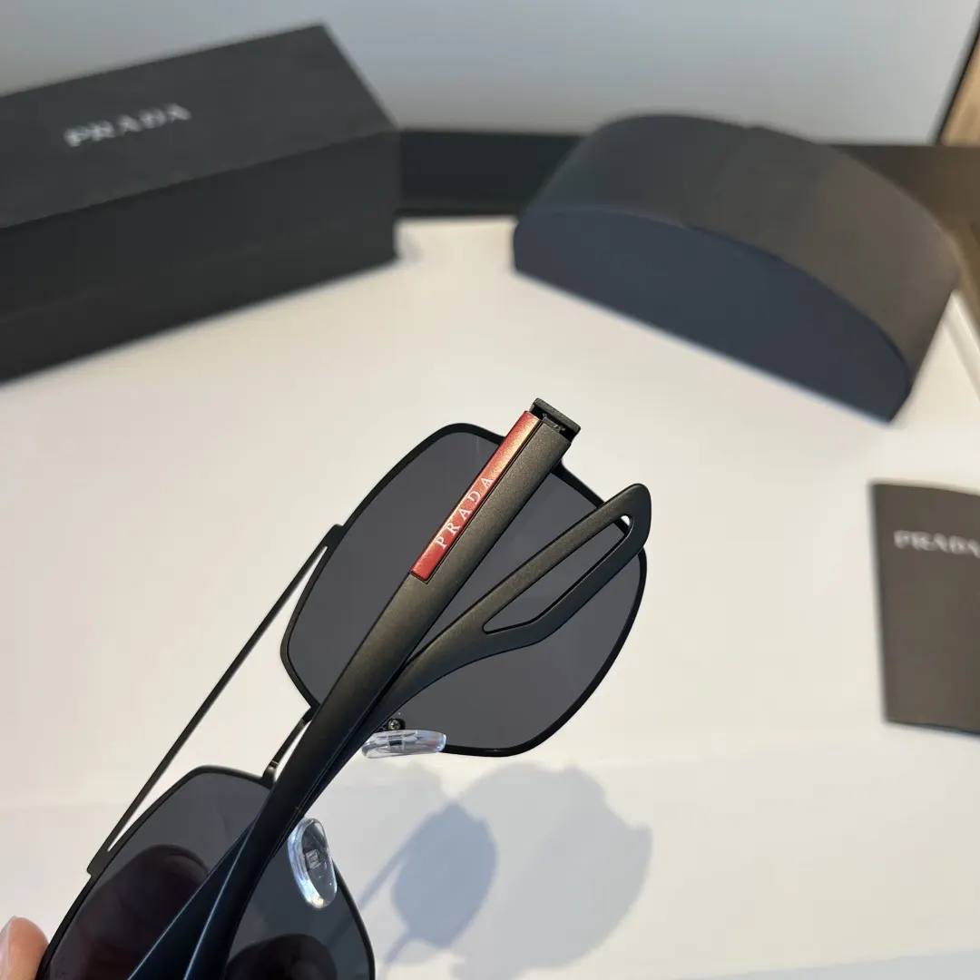 Prada 太阳眼镜 時尚遮阳 太陽鏡