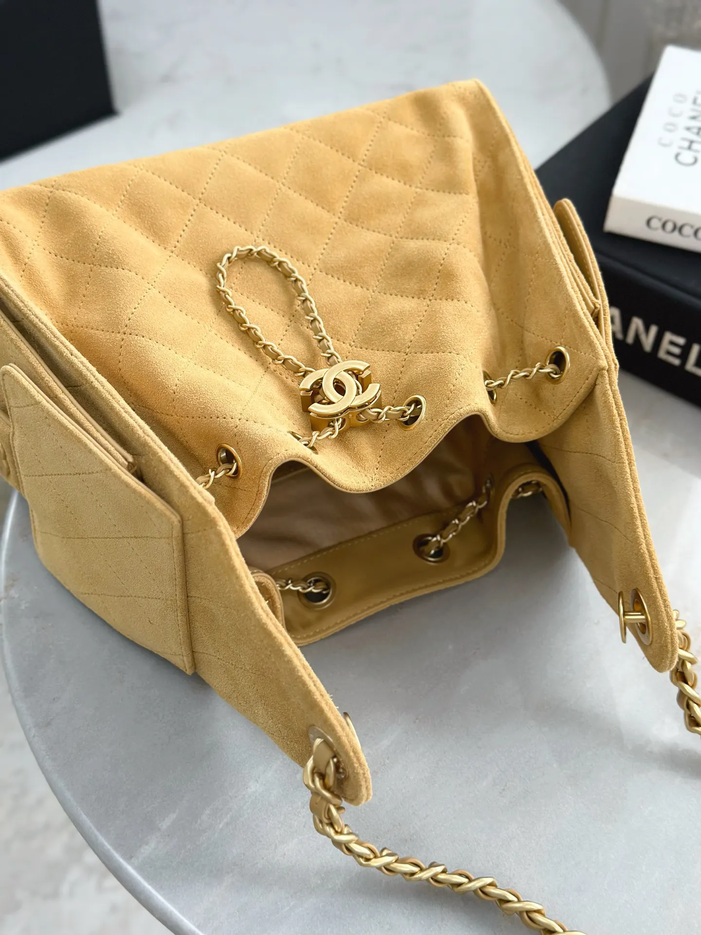 Chanel Suede Hobo Underarm Bag Shoulder Back Image 9 Chanel Suede Hobo Underarm Bag Shoulder Back Image 9