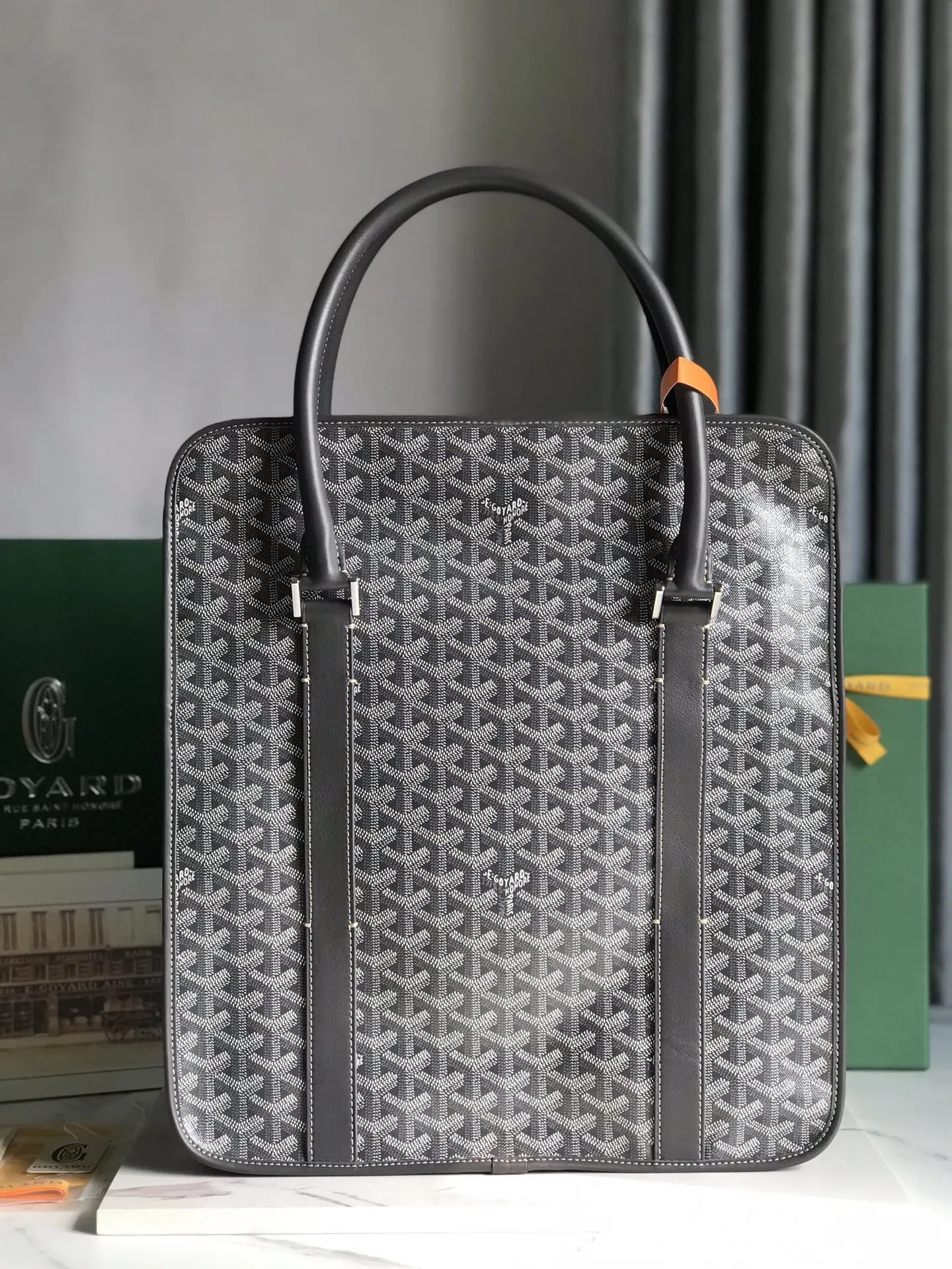 Goyard 皮革 Bourgogne竖款公文包 重新演绎了 商務通勤款