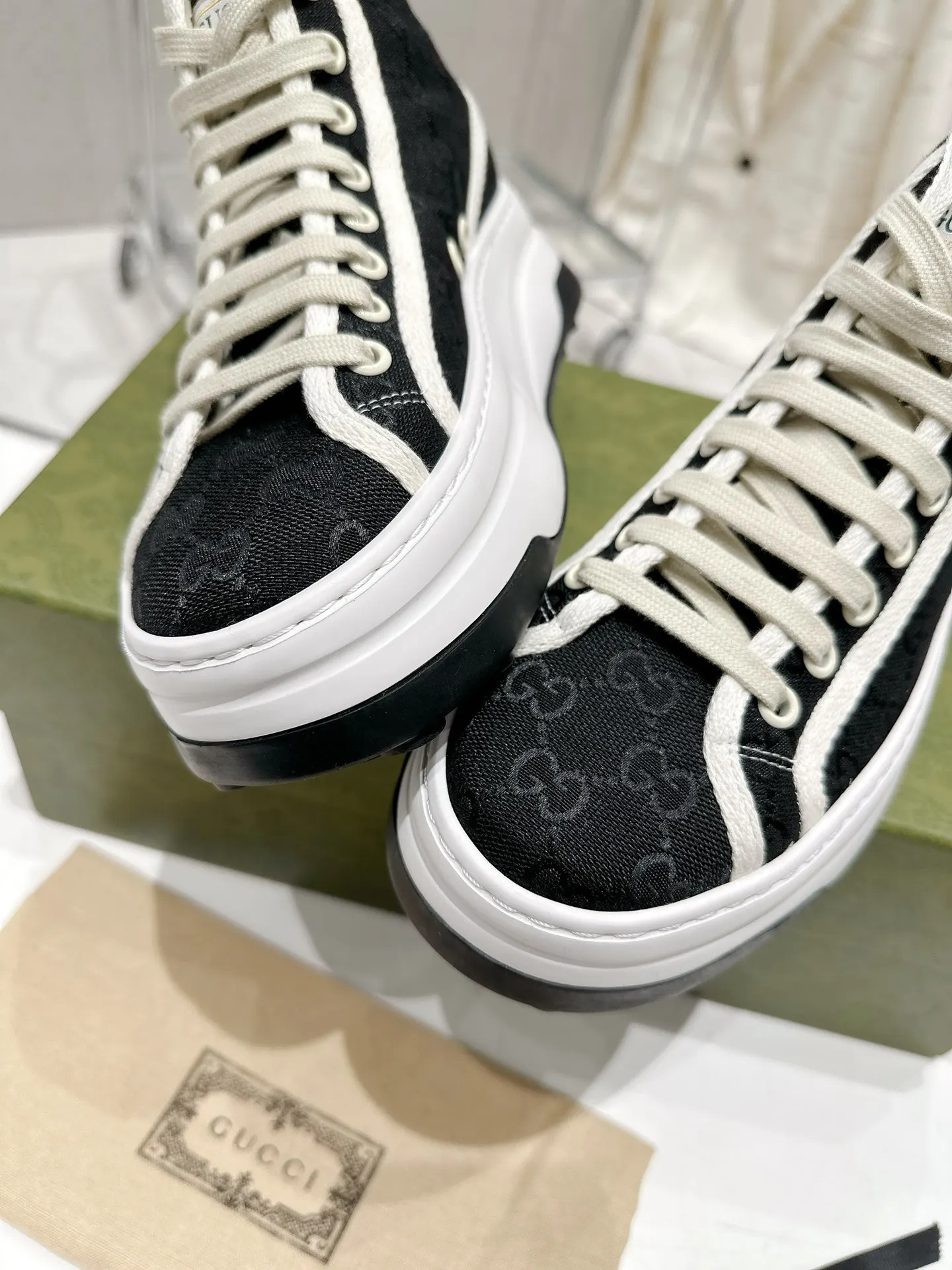 Gucci Logo休闲运动鞋