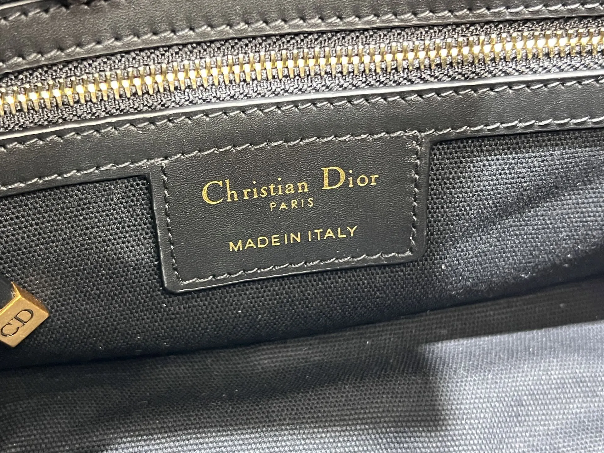Dior Lady Dior 小号 黑色 皮革 手提包