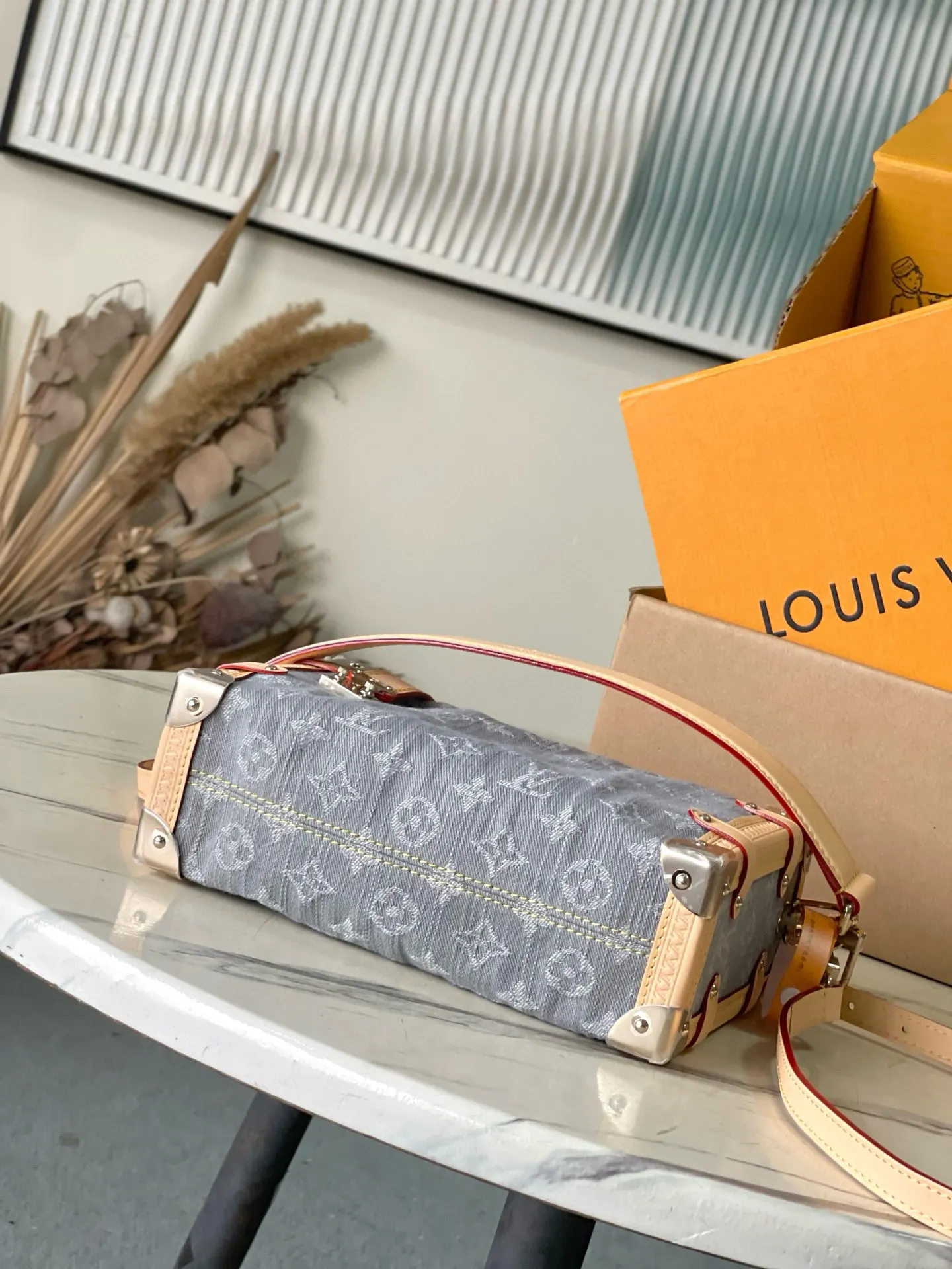 Louis Vuitton Suitcase Travel Lightweight