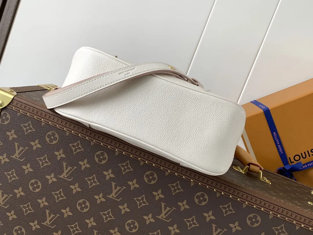 LV Boulogne chain bag, shoulder crossbody Image 4 LV Boulogne chain bag, shoulder crossbody Image 4
