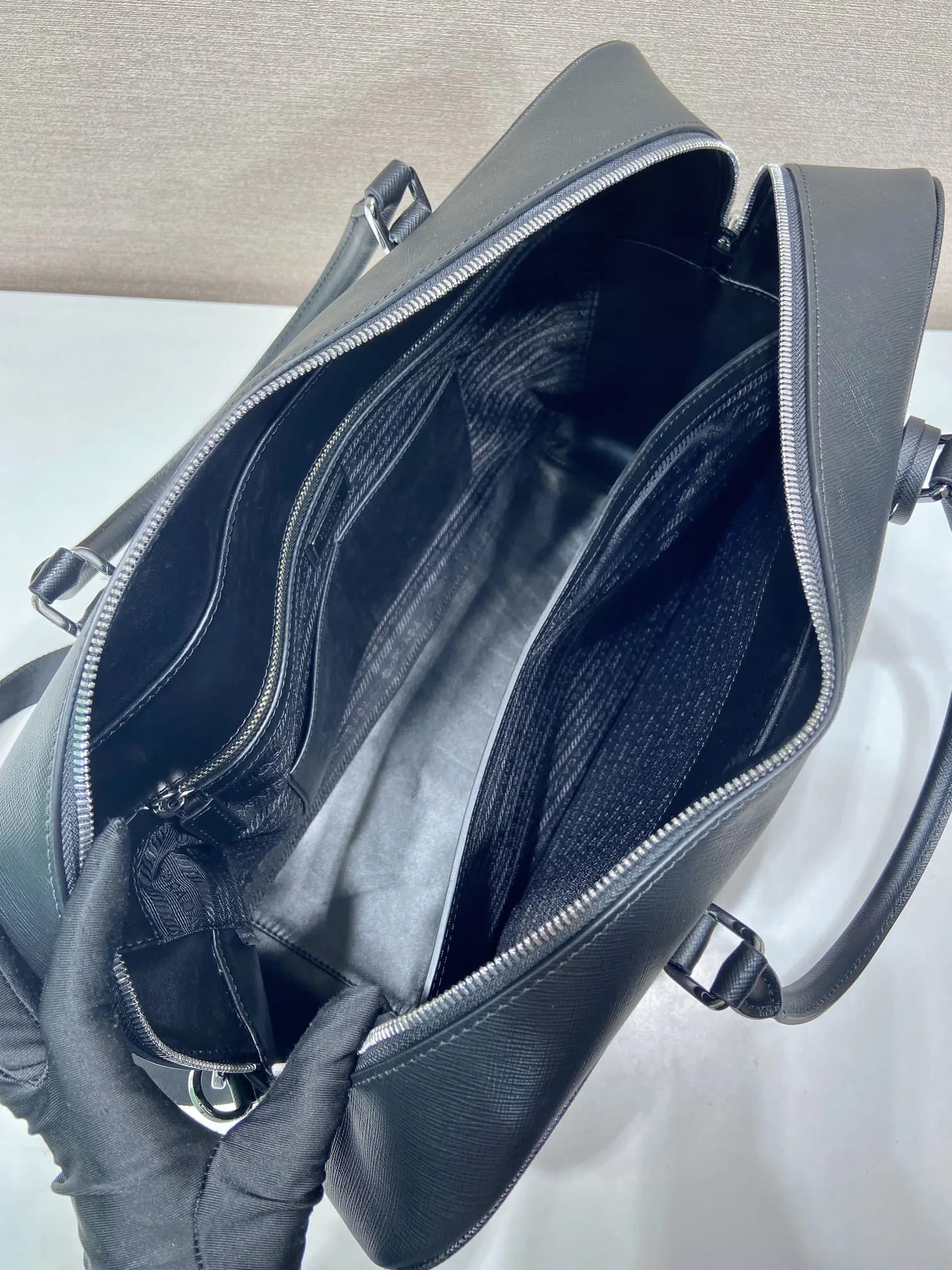Prada Saffiano 十字纹牛皮 公文包 商务通勤
