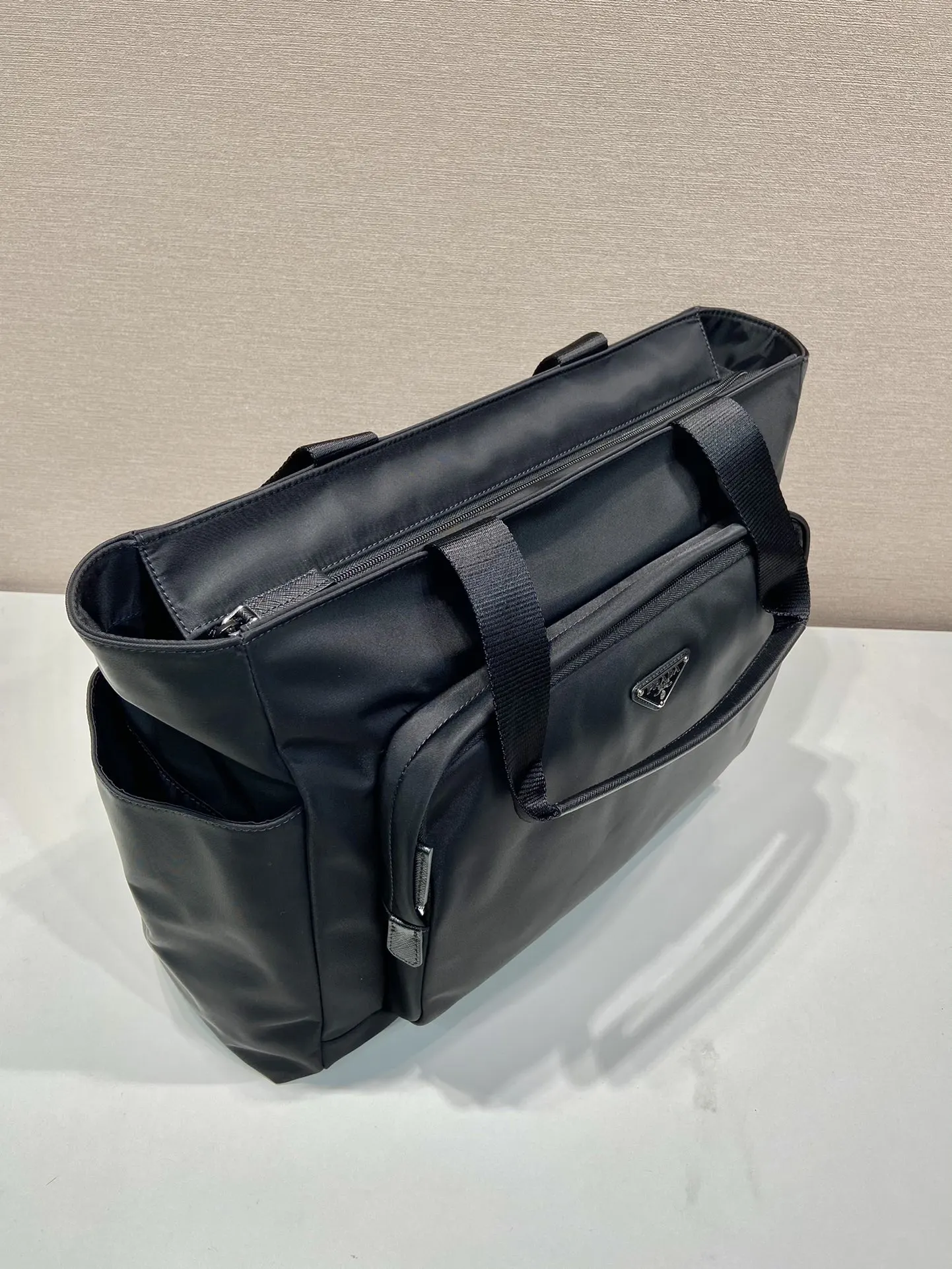 PRADA 2VG097 Re-Nylon尼龙 托特包 通勤百搭款