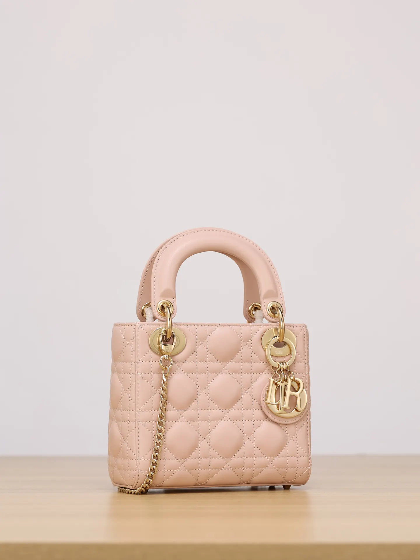 Dior Lady Dior Lady 粉色羊皮迷你手袋 金扣