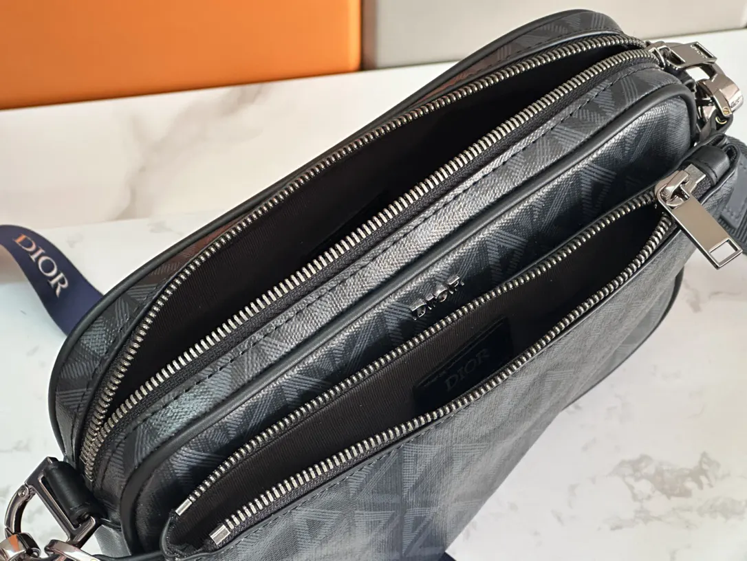 Dior Saddle 牛皮手拿包 晚宴手拿 复古