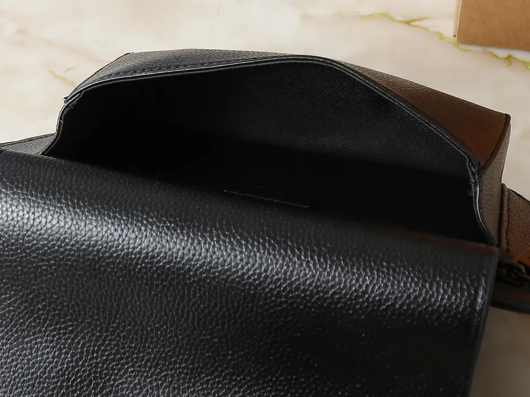Louis Vuitton Shoulder Bag Leather