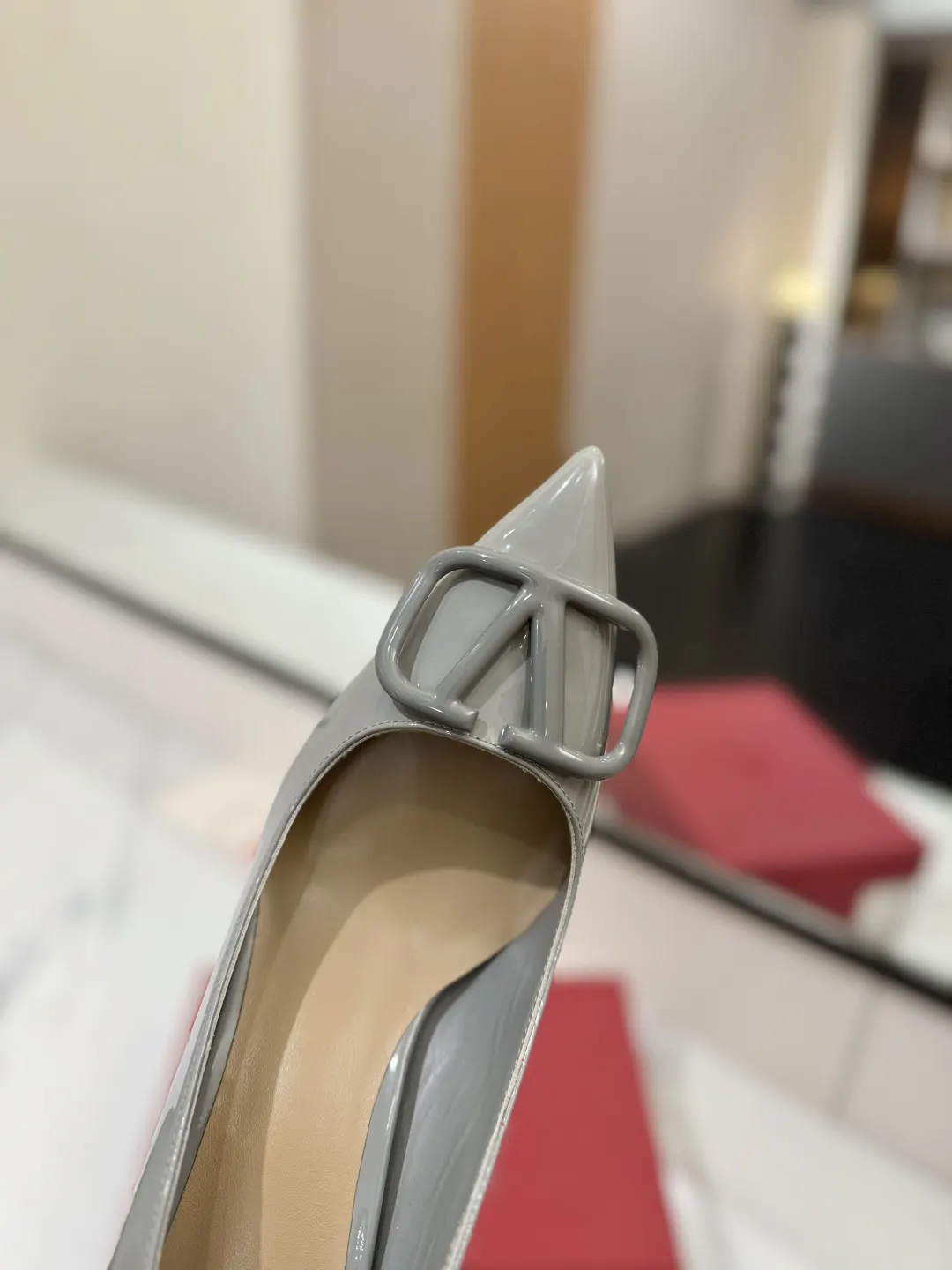 Valentino 金色 平底鞋 通勤约会款 款10