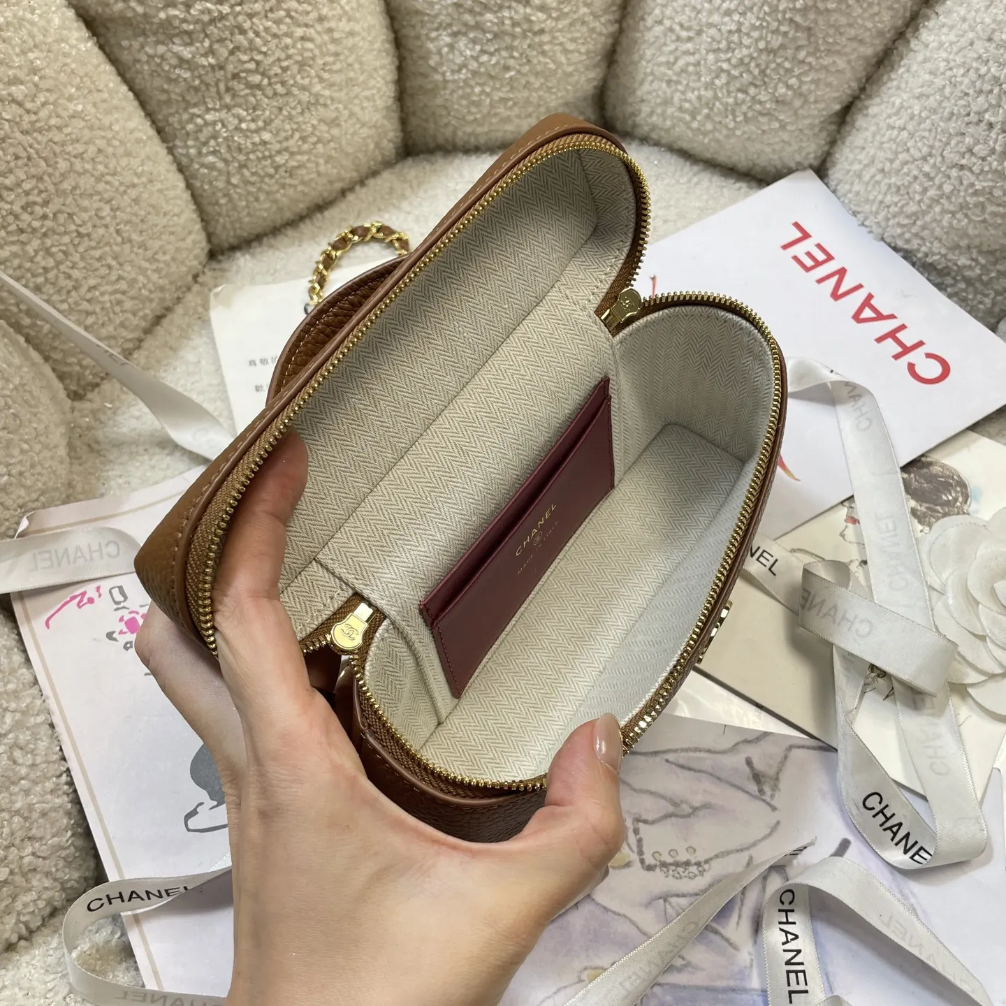 Cosmetic Pouch Premium Leather Image 9 Cosmetic Pouch Premium Leather Image 9