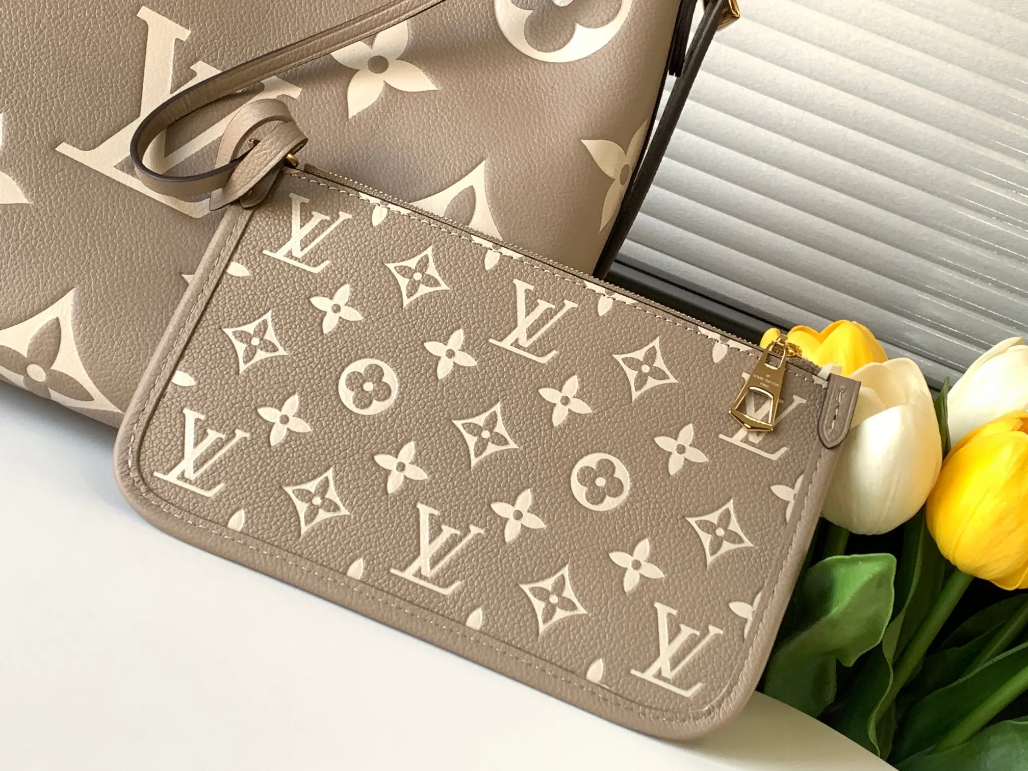 CarryAll 白色 杏色 Mo手拿包 精致手拿款