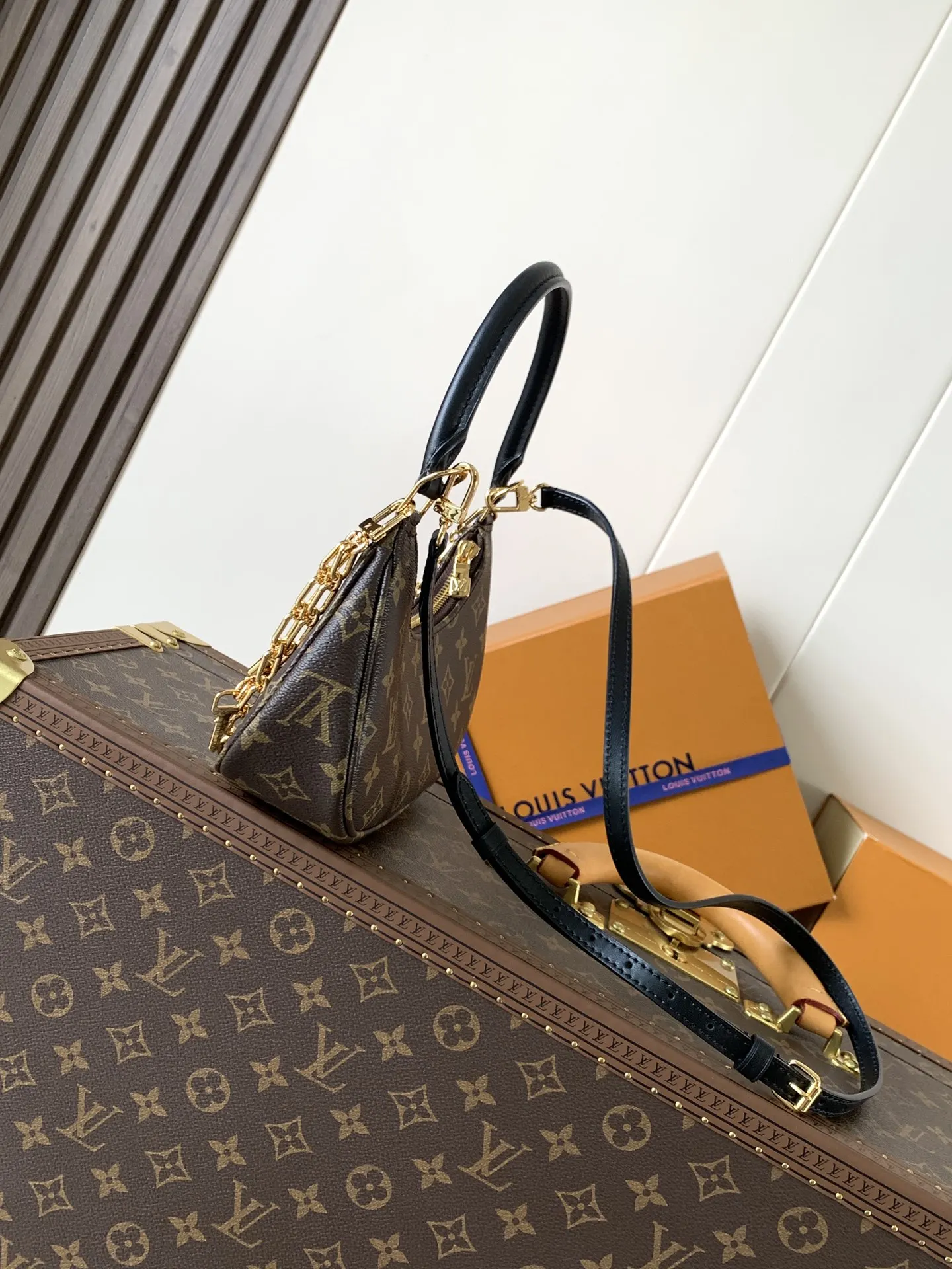 Chain Bag Leather