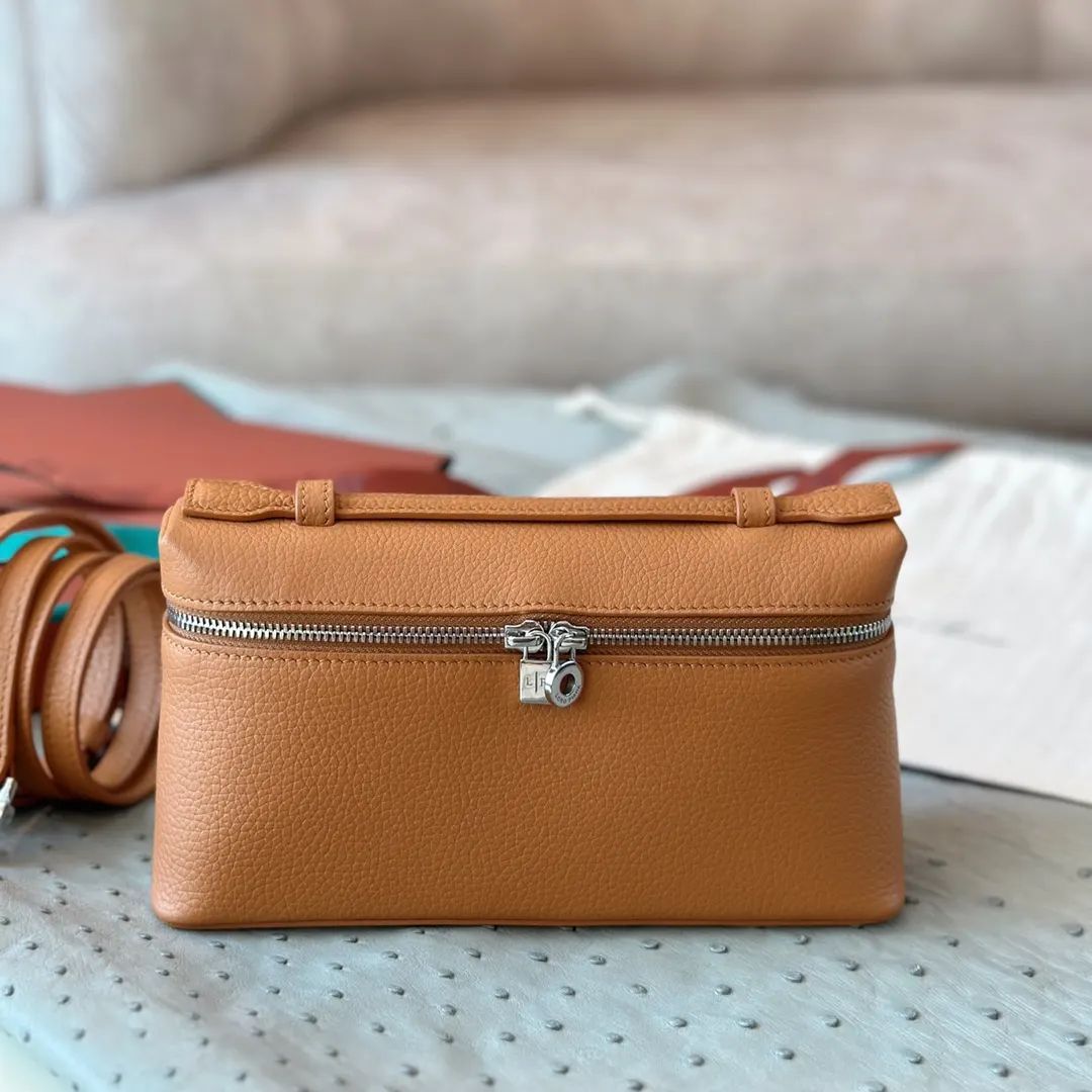 棕色 小牛皮 Loro Piana Extra Poket 手拿包 精致手拿款