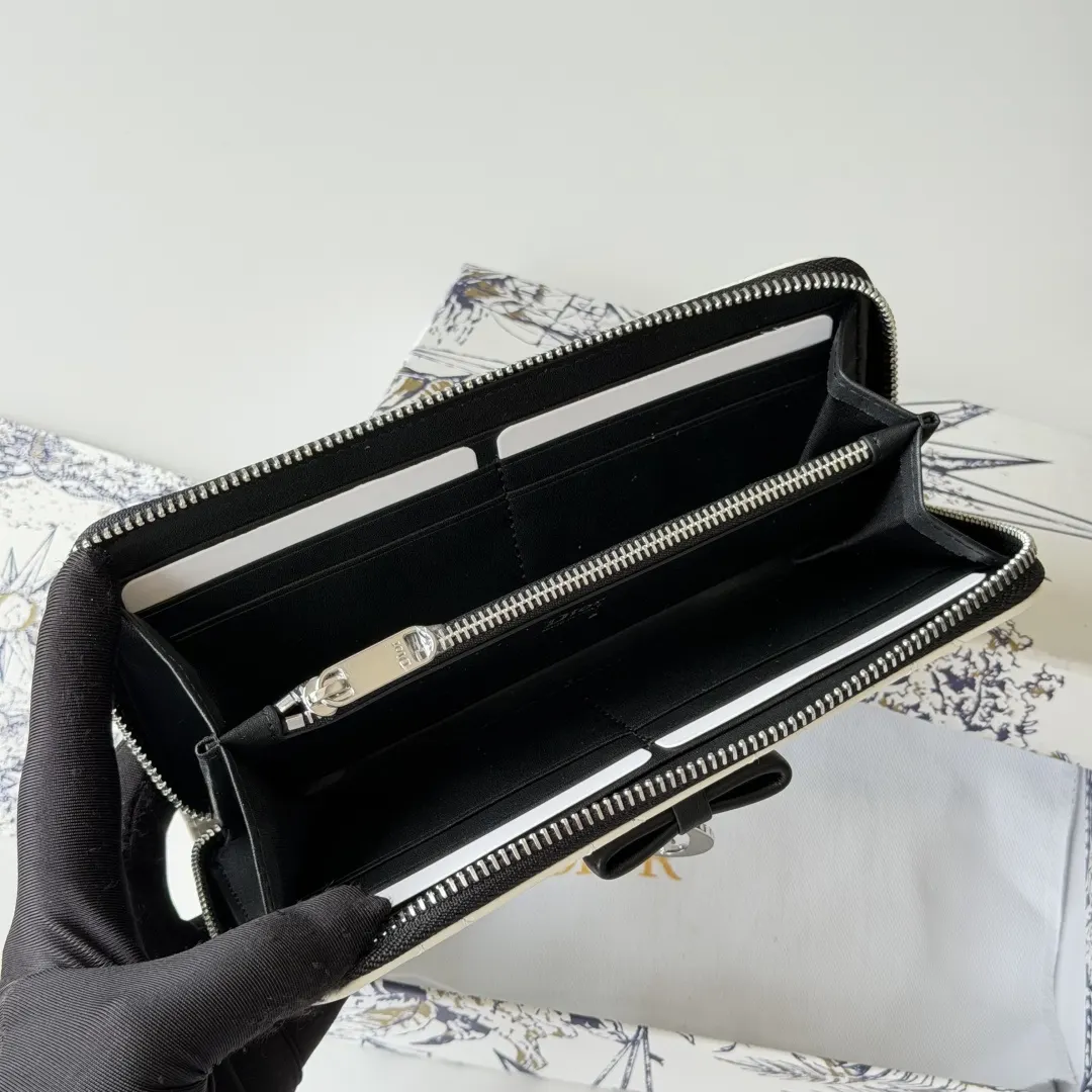 Dior 白色羊皮迷你化妆包 手拿