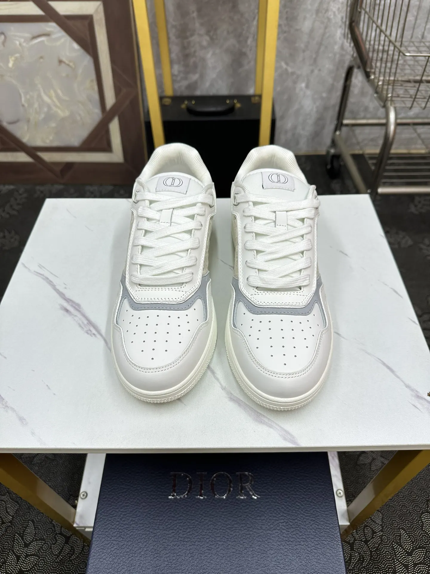 Dior 运动鞋(數字2) Dior 运动鞋(數字2)