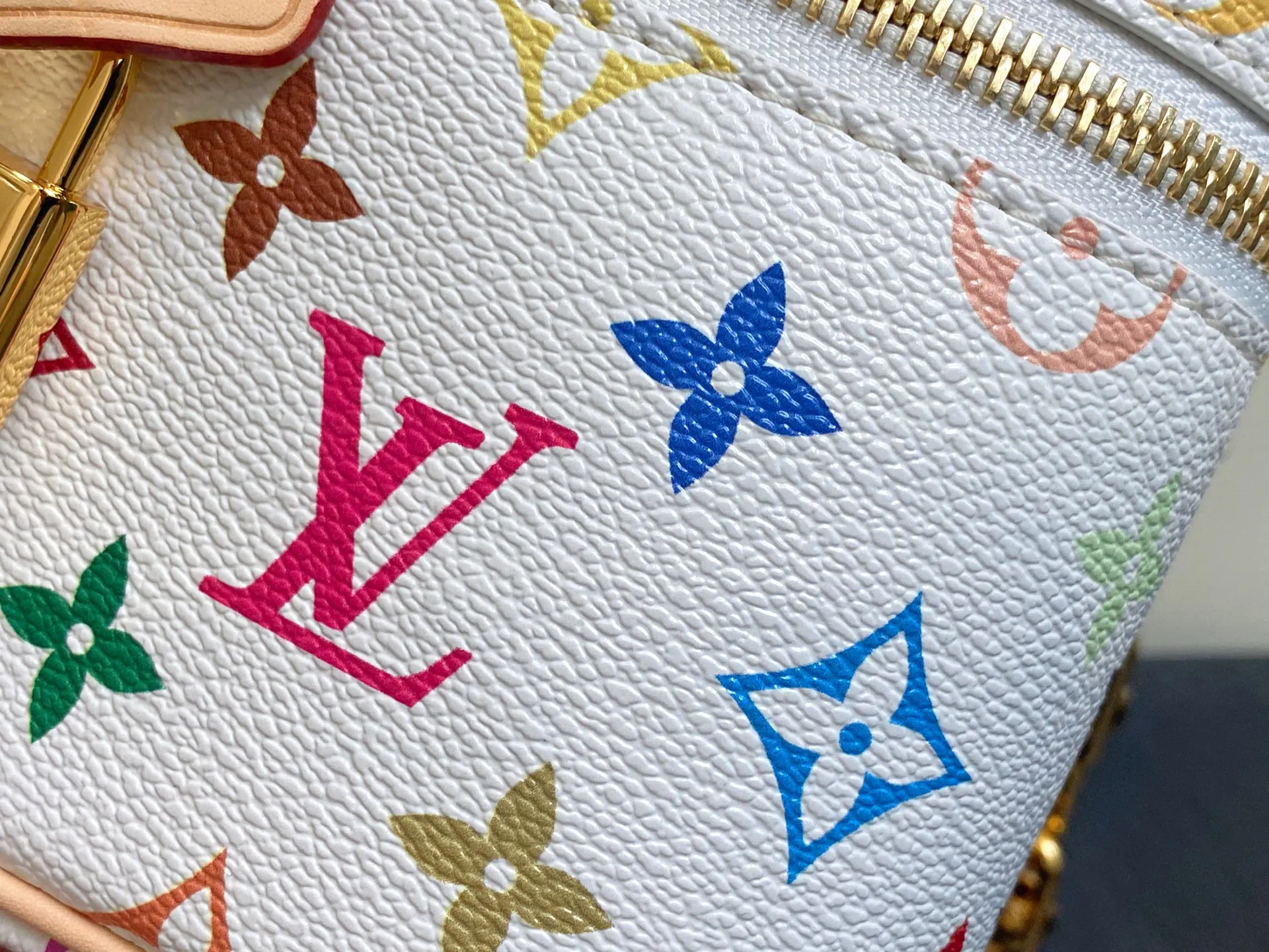 Louis Vuitton Chain Bag Leather