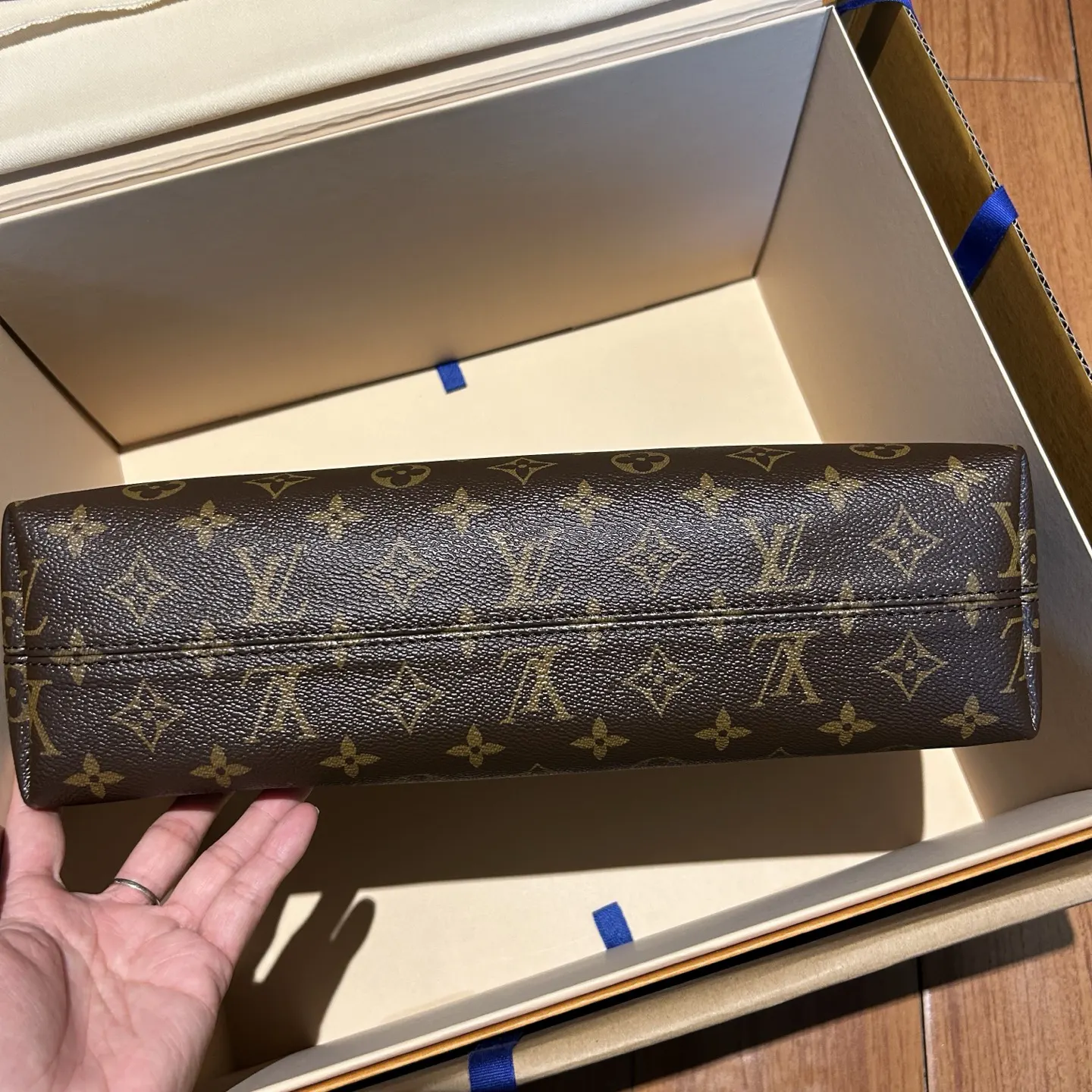 CarryAll 真正的渠道 Z级 我们确保所有材料 五金 水桶包 休闲水桶款