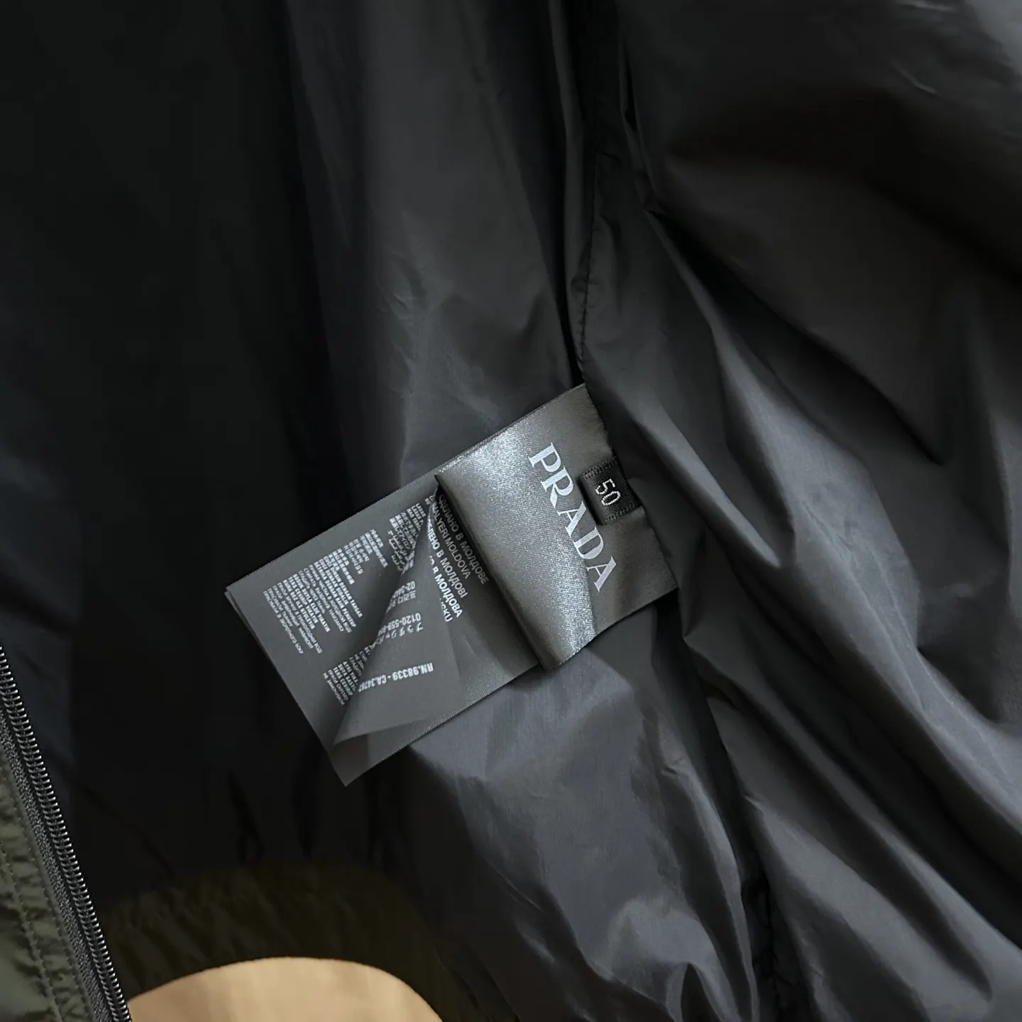 PRADA Re-Nylon尼龙 三角标 夹克外套 通勤休闲款
