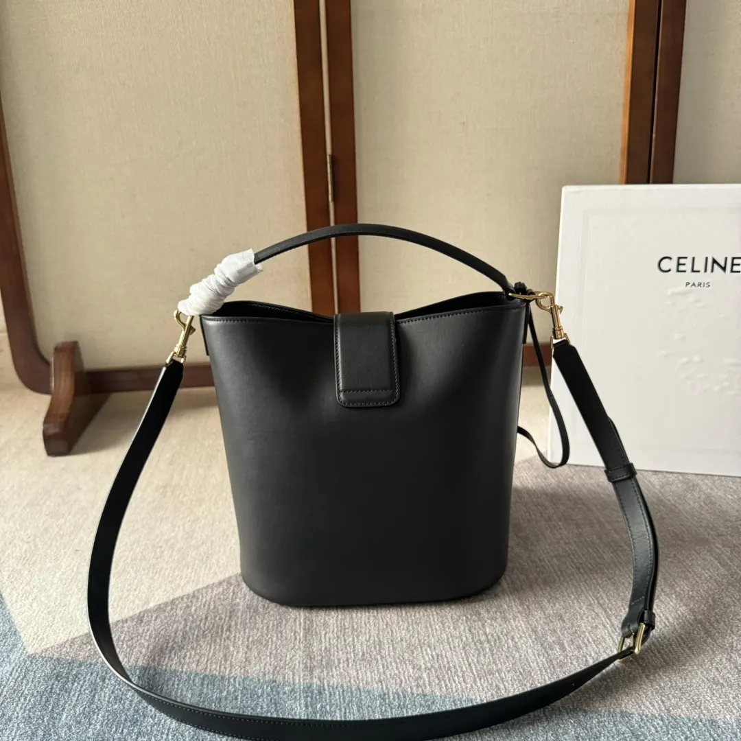 Triomphe 黑色 金色 小牛皮 水桶包 休閒水桶款
