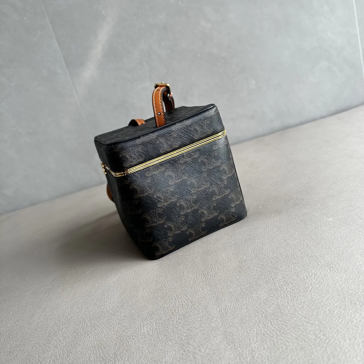 Gold Shoulder Bag Leather