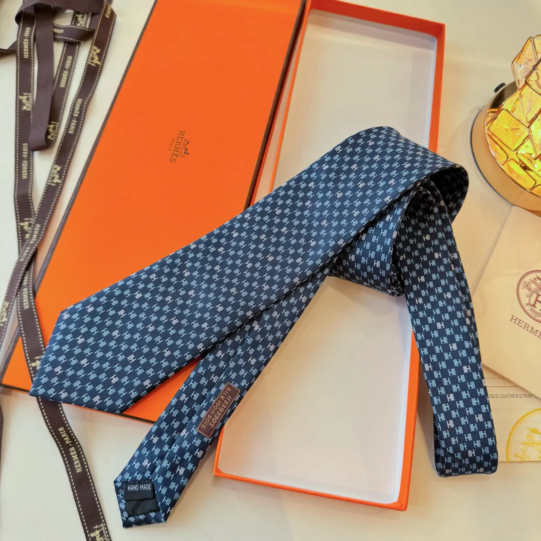 Hermès 橙色 领带 精致配饰