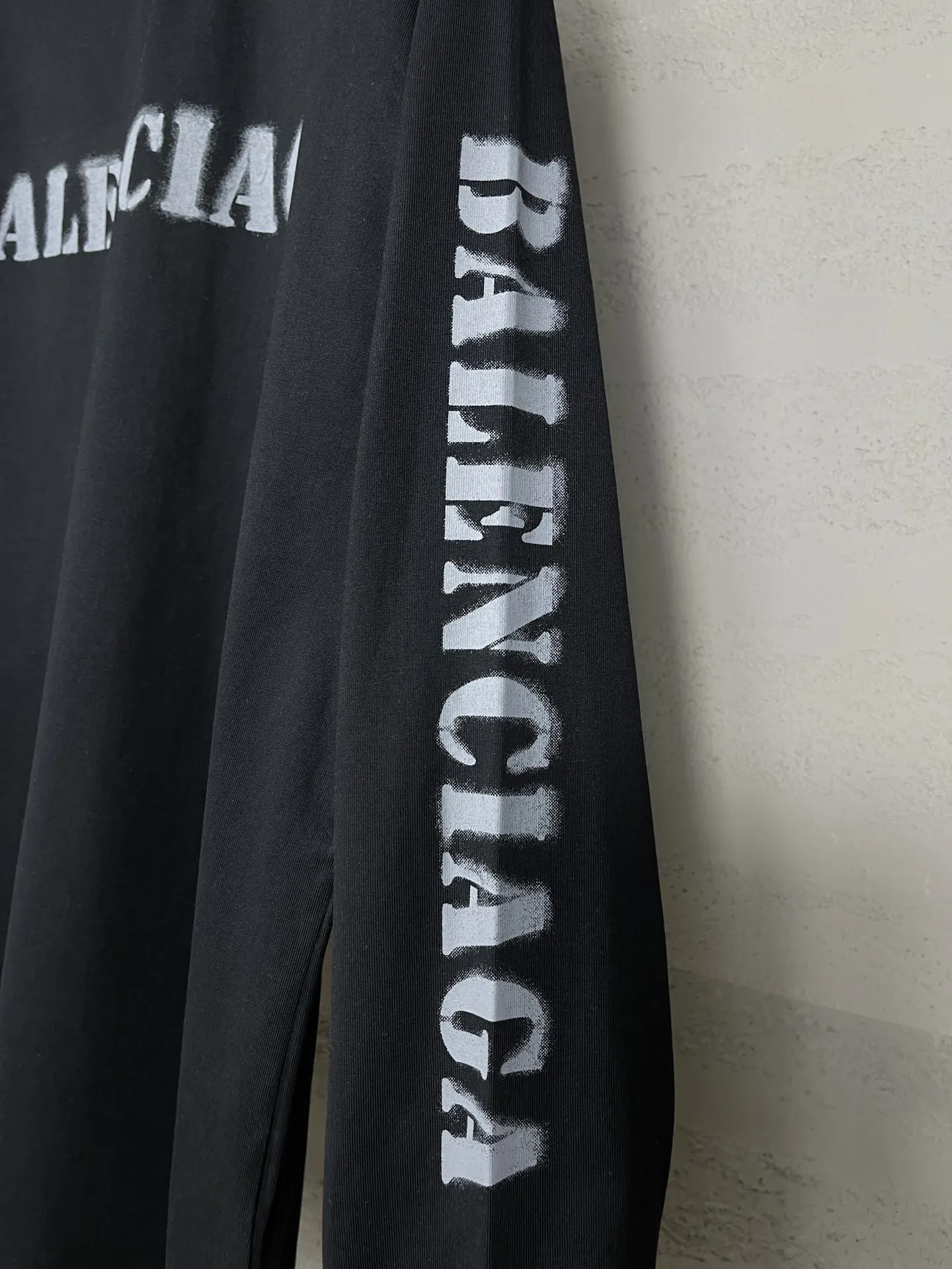 Balenciaga 黑色 純棉 Logo 短袖T恤 宽松休閒(數字7) Balenciaga 黑色 純棉 Logo 短袖T恤 宽松休閒(數字7)