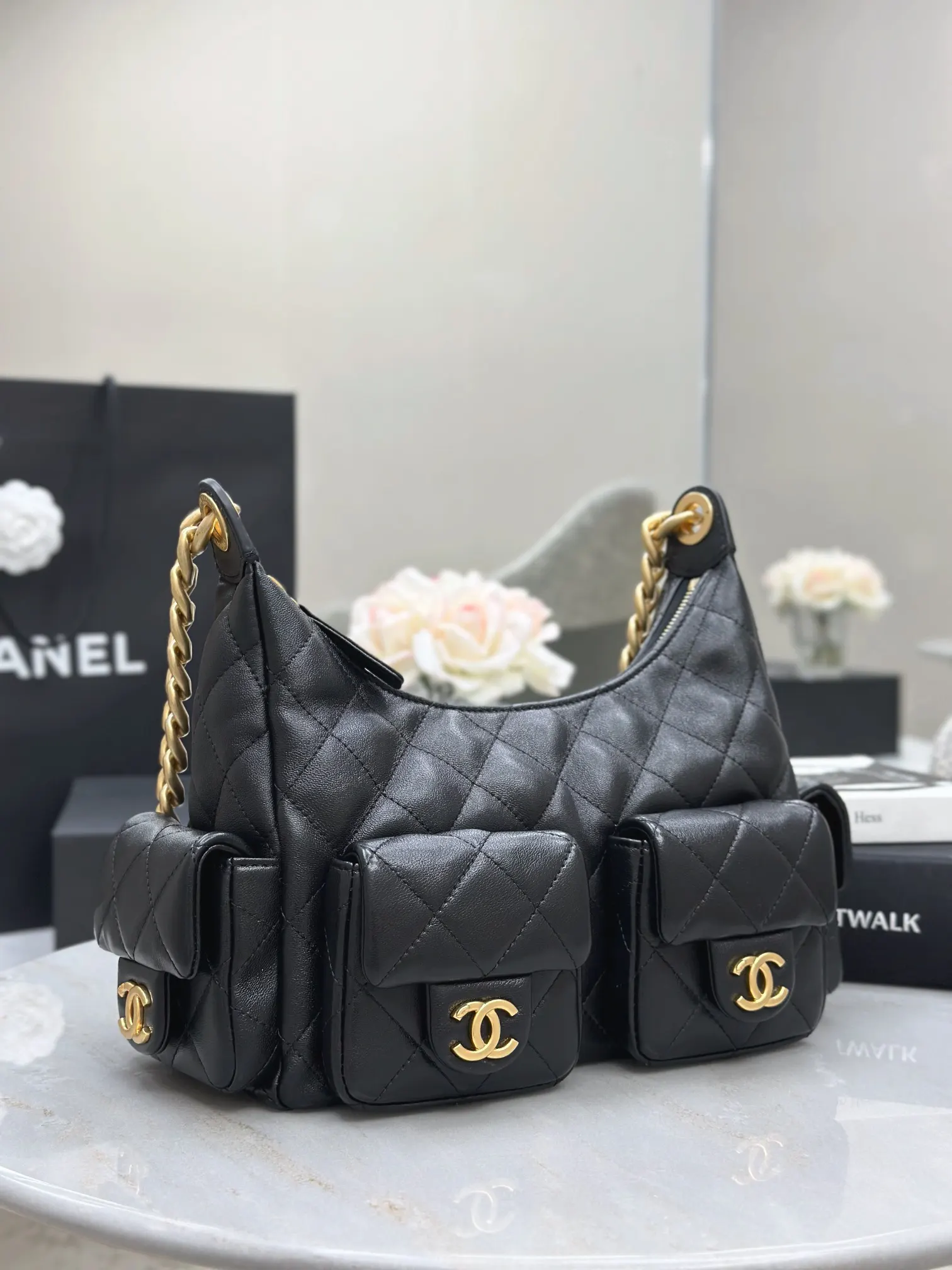 Chanel Oil Wax Sheepskin Hobo Underarm Bag One Shoulder Back Image 3 Chanel Oil Wax Sheepskin Hobo Underarm Bag One Shoulder Back Image 3