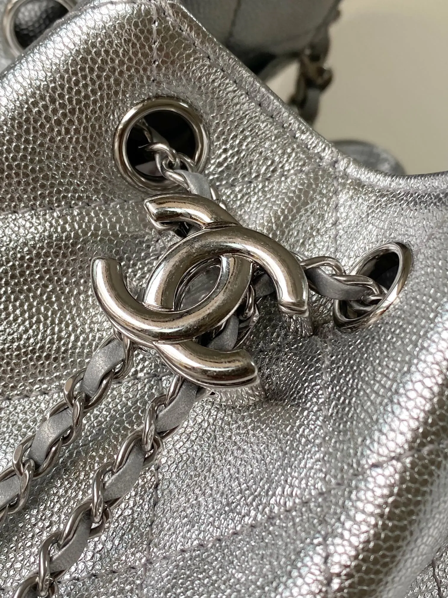 Chanel 銀色 皮革 腋下包