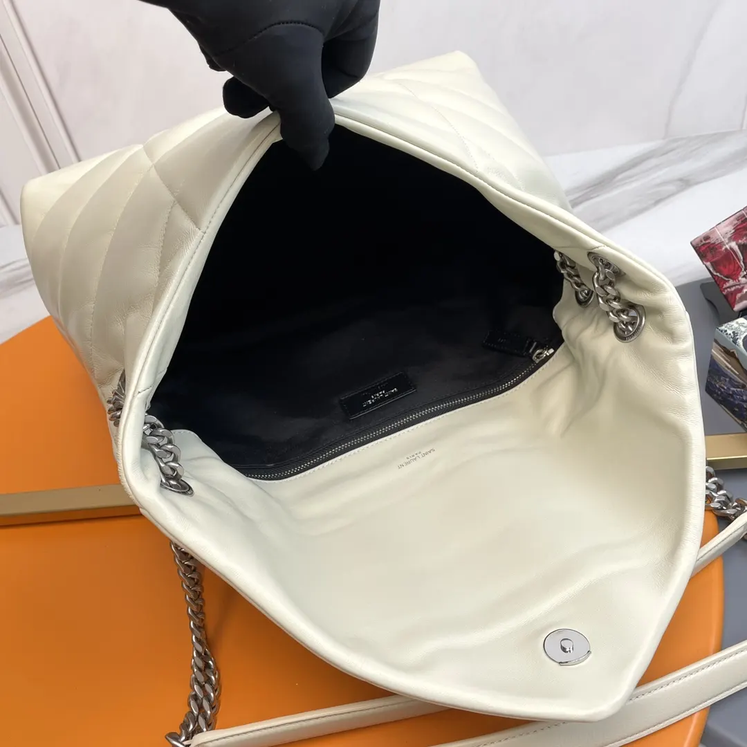 白色 銀色 羊皮 白色 銀扣 鏈條包 精致鏈條款