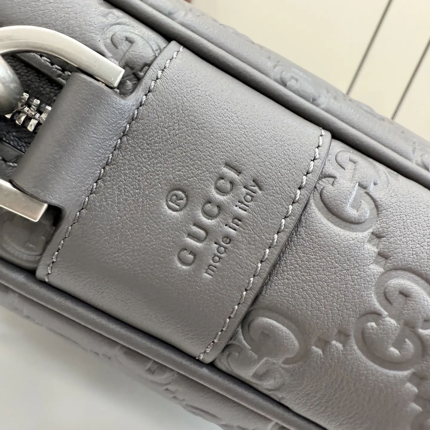 Gucci GG Emblem 灰色 米色 帆布 公文包 商務通勤款