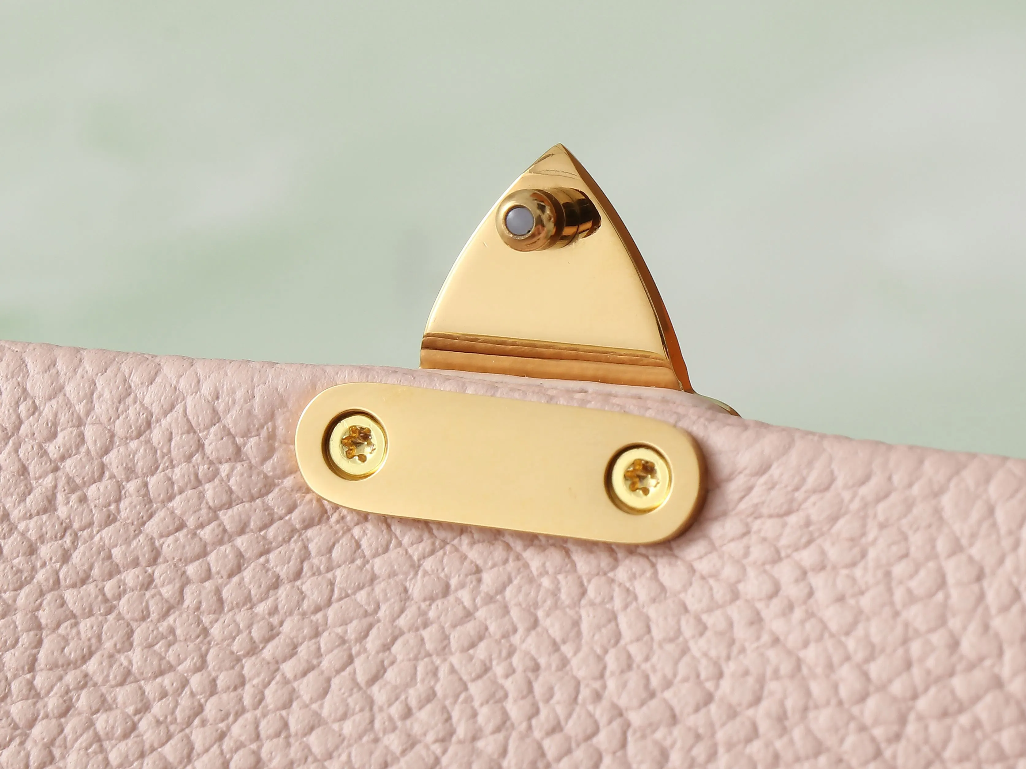 LV chain bag, shoulder crossbody model Image 7 LV chain bag, shoulder crossbody model Image 7