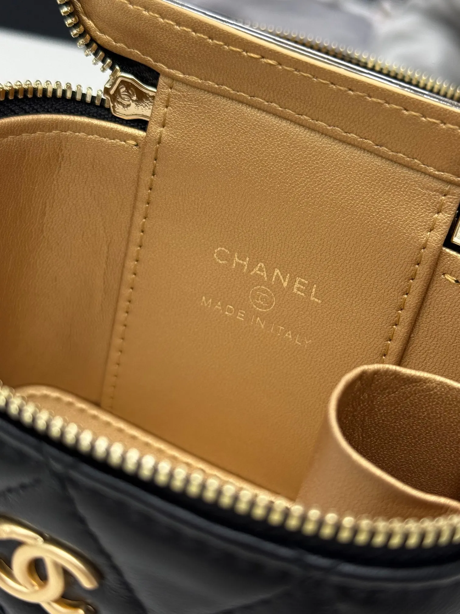 CHANEL 金色 羊皮 鏈條包 精致鏈條款(數字9) CHANEL 金色 羊皮 鏈條包 精致鏈條款(數字9)