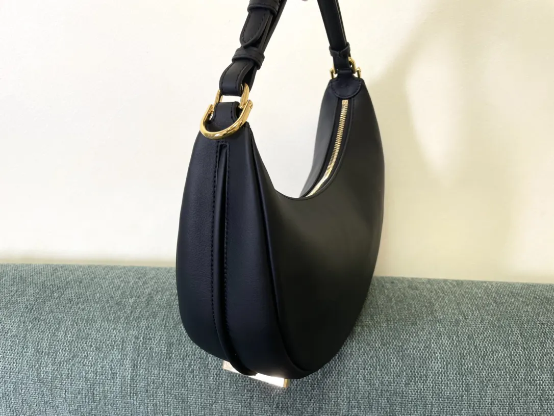 Fendi 黑色 金色 皮革 腋下包 復古腋下背款