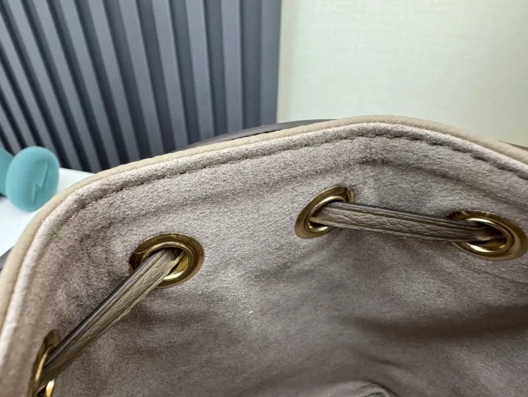 Louis Vuitton Bucket Bag Casual Image 9 Louis Vuitton Bucket Bag Casual Image 9